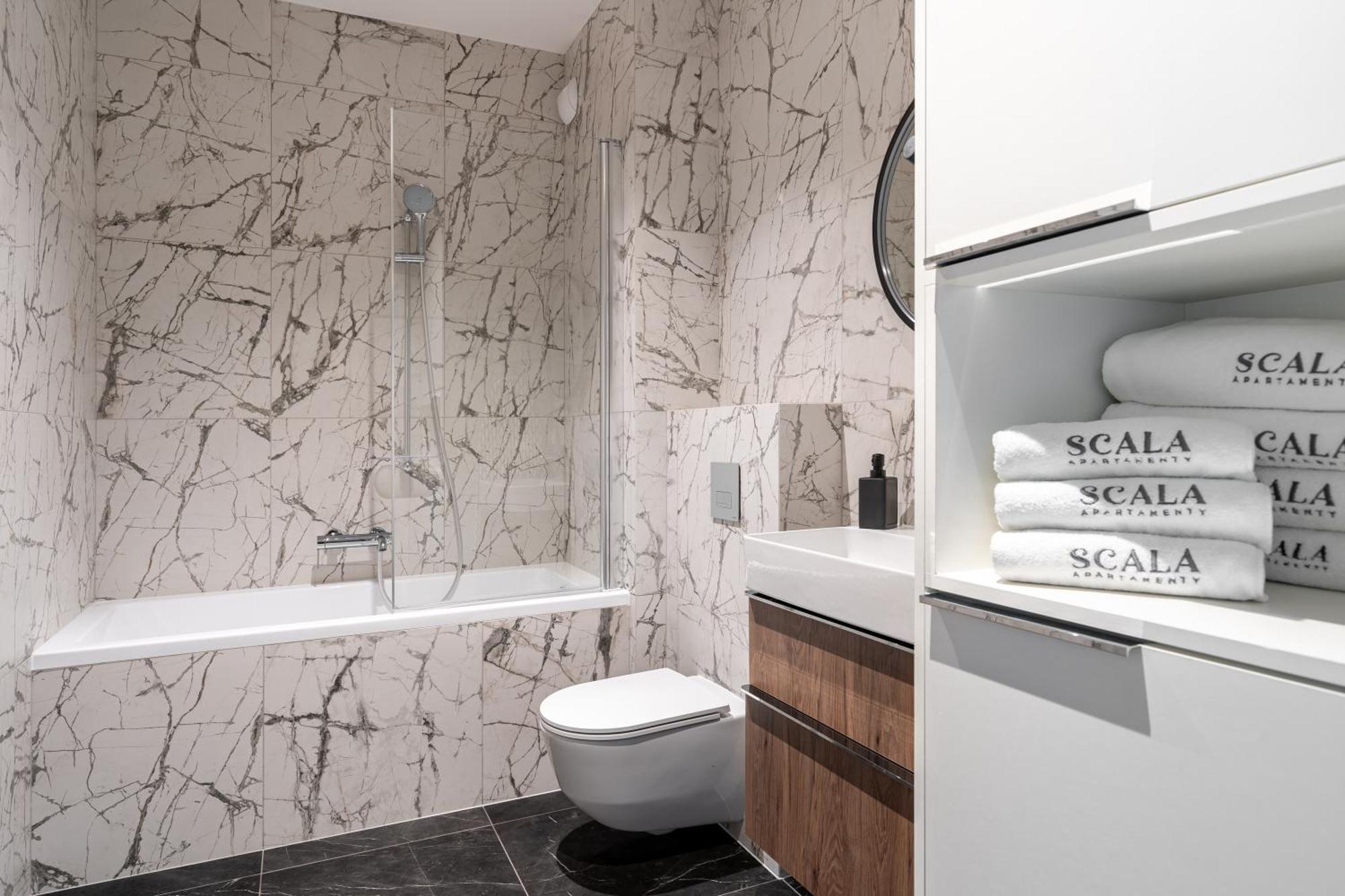 Scala 60C City Center Apartments With Parking By Lion Apartments กดัญสก์ ภายนอก รูปภาพ